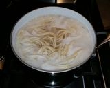 A picture of step 3 of Mike's Extreme Garlic Thai Ramen Noodles.