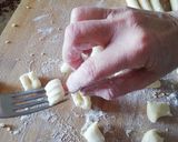 Foto del passaggio 3 della ricetta Gnocchi di patate al tegamino