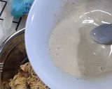 Foto langkah ke 2 dari resep Mie menggulung sosis goreng krispi.