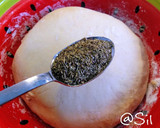 Foto del paso 5 de la receta: 14.🥖Pan árabe con aceitunas rellenas y hierbas provenzales
