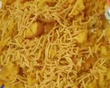 A picture of step 3 of Poha with bhel twist.