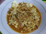 Mie goreng kuah nyemek