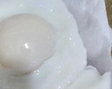 A picture of step 2 of Poached egg.