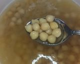 A picture of step 5 of Gol Gappe/Pani Puri.