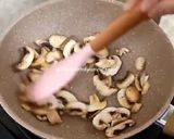 Foto langkah ke 9 dari resep Salmon steak with creamy mushroom sauce.