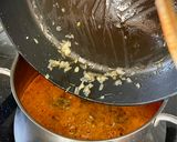 Foto del paso 2 de la receta: Sopa de tomate con garbanzos y huevo duro
