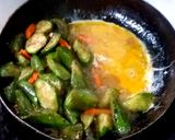 รูปขั้นตอนการทำที่ 3 ของ มะเขือยาวผัดไข่