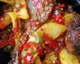 Foto langkah ke 4 dari resep Samba Buruak Tongkol kantang ba lado.