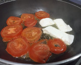 Foto del paso 2 de la receta: Bocata deconstrucción de queso de cabra, tomate y cebolla