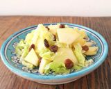 Foto del passaggio 3 della ricetta Insalata di verza e mele