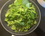 A picture of step 2 of Sautéed spinach.