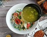 Foto langkah ke 8 dari resep Soto Ayam Bumbu Kuning.