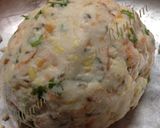 A picture of step 2 of Special akki rotti.