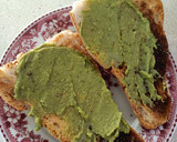 Foto del paso 3 de la receta: Tosta de guacamole y huevo poché a baja temperatura