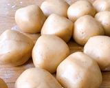 Hình bước làm 7 của món 💚 Bánh Trung Thu Nhân Đậu Xanh Kỷ Tử Nho Khô Loại Mini 50 gr (Vegetarian)