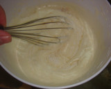Foto del paso 3 de la receta: Cheesecake de frutilla (Semifrío)