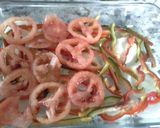Foto del paso 4 de la receta: Pescado con camarones y verduras al horno