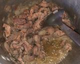 A picture of step 1 of Shredded beef & veggie sauce🌶🥕🥩🥔.