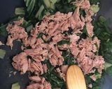 Foto del paso 3 de la receta: Corbatitas a la Florentina con un toque de atún