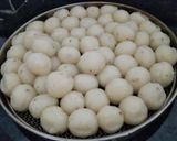 A picture of step 7 of Veg suji balls.