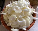 Foto del paso 1 de la receta: Cebolla frita con salsa de zanahoria