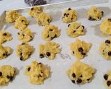 Foto langkah ke 4 dari resep Vanilla Chocochip Cookies.