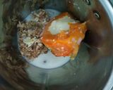 A picture of step 3 of Mango museli ki blue smoothie.