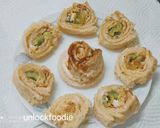 A picture of step 3 of Mini pinwheel Sandwiches.