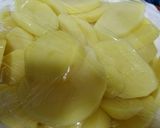 Foto del paso 1 de la receta: Huevos con patatas y jamón 😋🍽