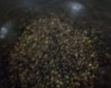 A picture of step 2 of Parwar aur baigan ki kaluji.