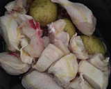 Foto del paso 2 de la receta: Batch cooking en olla de cocción lenta con pollo, patatas, verduras y caldo (base de varios tuppers)