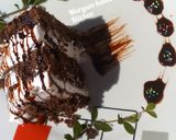 A picture of step 16 of Chocolate cake with whip cream.