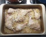 Fehérboros sült csirkecomb vele sült hagymával recept fázis 3 fotója