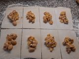 Пиріжки з креветками і квасолею