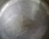 A picture of step 3 of Chapati roll with less oil.