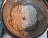A picture of step 2 of Paneer makhana kheer.