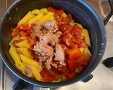 Foto del passaggio 6 della ricetta Penne Al tonno piccante