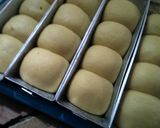 Foto langkah ke 3 dari resep Roti Sobek Labu Kuning Eggless.