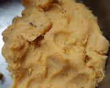 Foto del paso 3 de la receta: Arepa de plátano maduro rellena