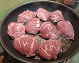 Foto del paso 1 de la receta: Carrilleras de cerdo en salsa a la miel