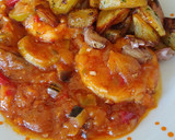 Foto del paso 6 de la receta: Merzluza, con calamar y pisto