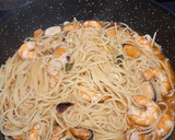 Foto del paso 5 de la receta: Espaguetis frutti di mare