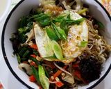 A picture of step 4 of Bibimbap Korean stone pot mixed veggies over rice 韩式石锅饭.