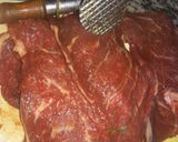 Foto del paso 1 de la receta: Milanesas de res a caballo con papas fritas