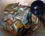 Foto langkah ke 9 dari resep Kerang Saus Padang.