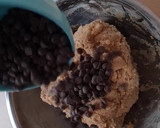 Foto del paso 2 de la receta: Cookies estilo americanas 🇺🇸 Galletas con chips de chocolate 🍪