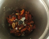 A picture of step 3 of Banana dates smoothy.