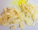 Hình bước làm 1 của món Vào bếp cùng con: Thịt heo bằm cuốn lá lốt nướng than