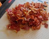 Une image de l'étape 2 de Verrines aux tomates, jambon de Bayonne et chèvre 🐐.