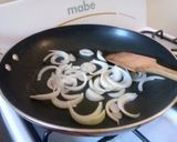 Foto del paso 3 de la receta: Rajas Poblanas con elote🌽